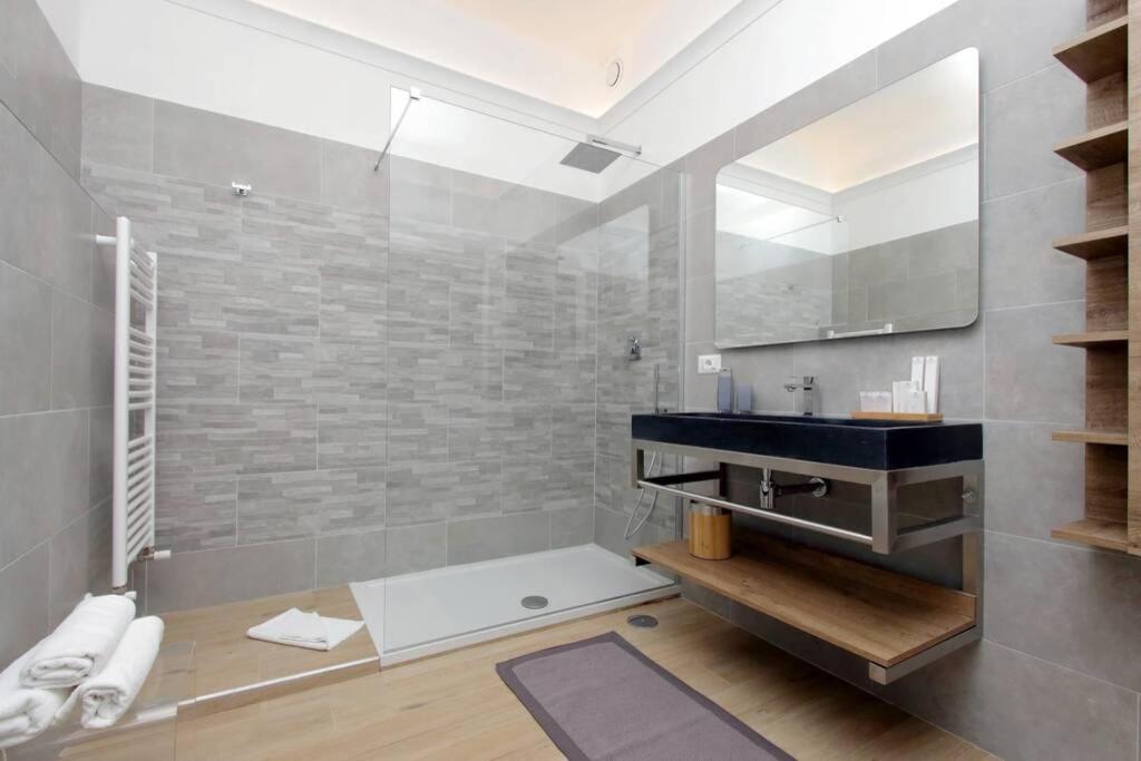 Aventino Contemporary Apartment Рим Екстериор снимка