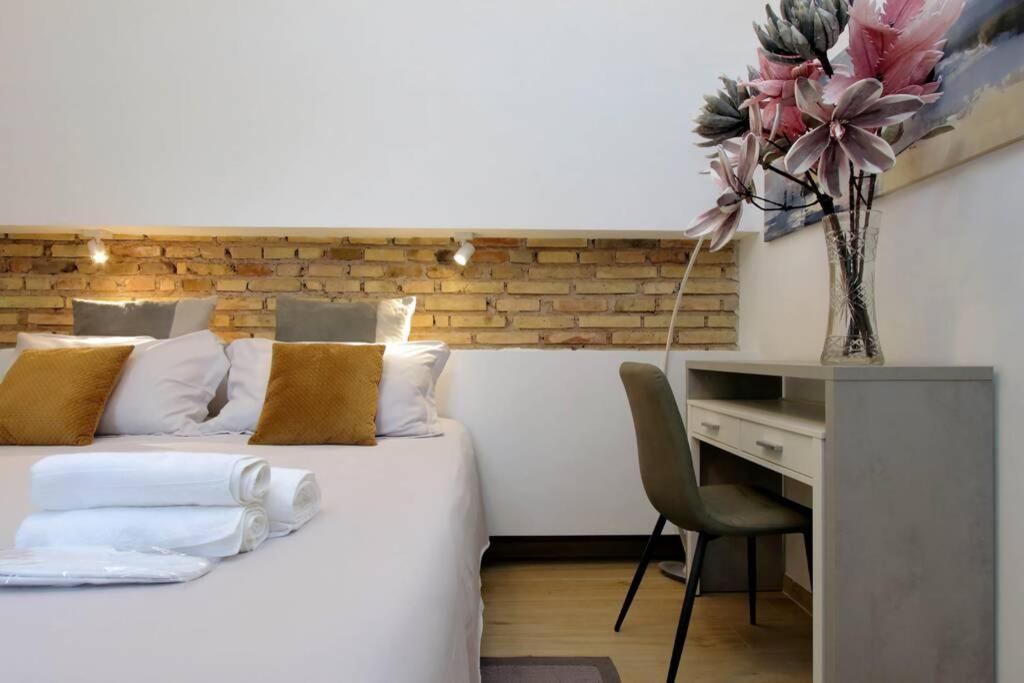 Aventino Contemporary Apartment Рим Екстериор снимка